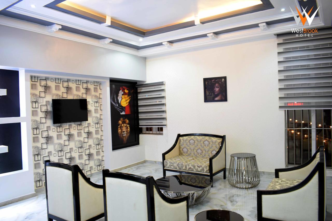 Owerri Westbrook Hotel מראה חיצוני תמונה